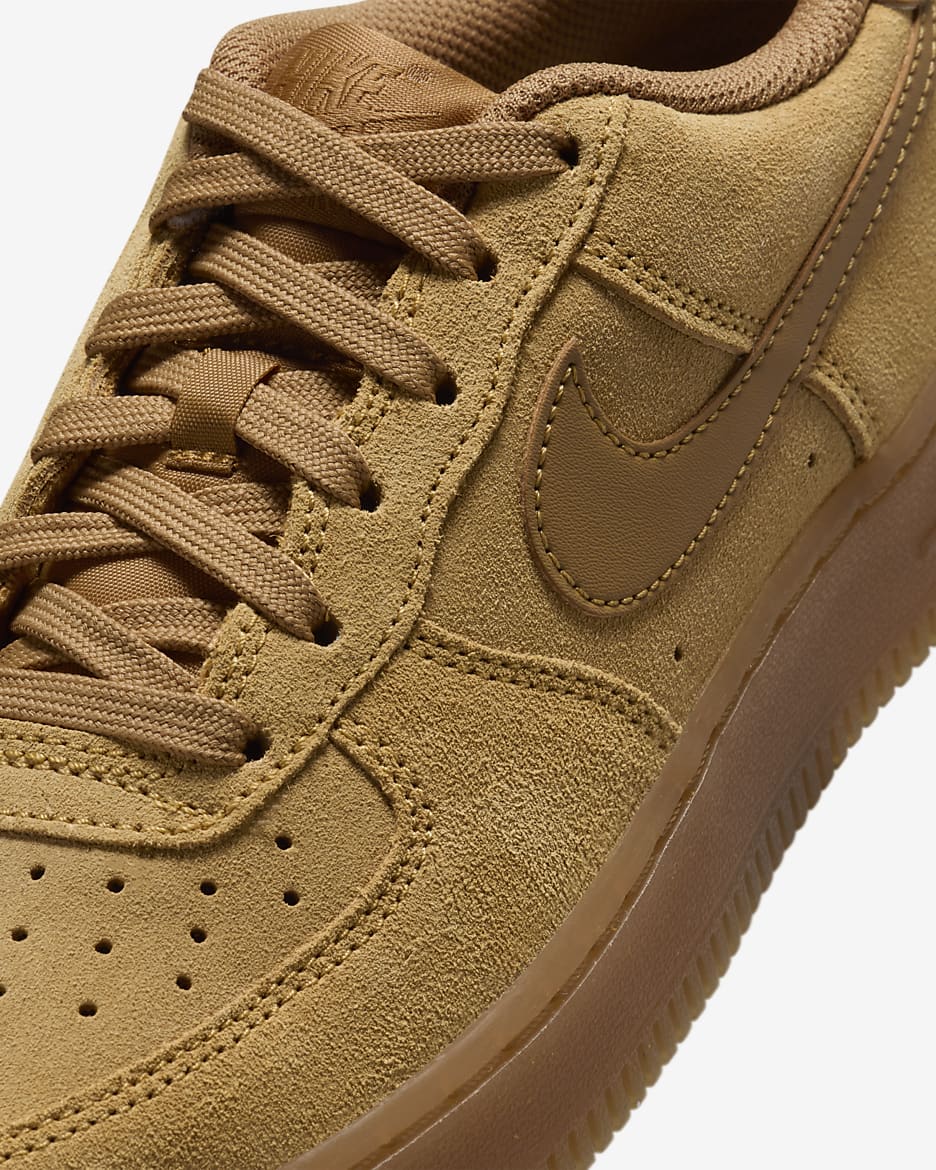 Nike air force 1 suede lv8 on sale